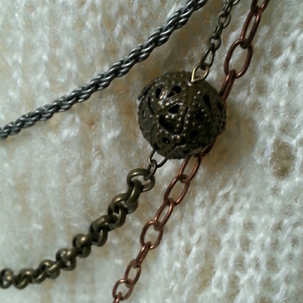 Multi layered string necklace - Picture 4 of 5